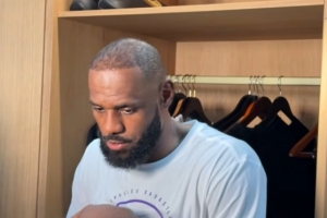 詹姆斯：卢卡吸引防守我可以向后移动 球传过来我可以利用多打少